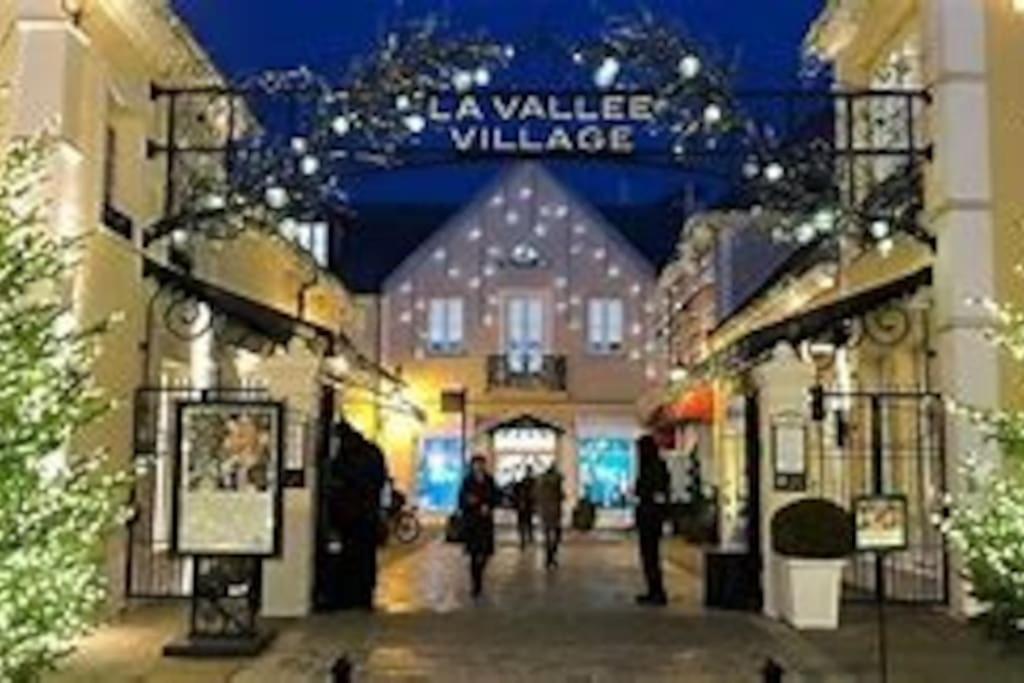 Proche Disney Et Paris - Studio Terrasse Et Parking Prive Montévrain Zewnętrze zdjęcie